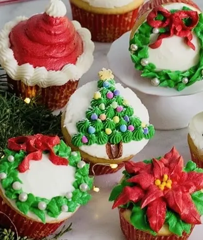 Christmas is Coming Cupcakes - Open Studio