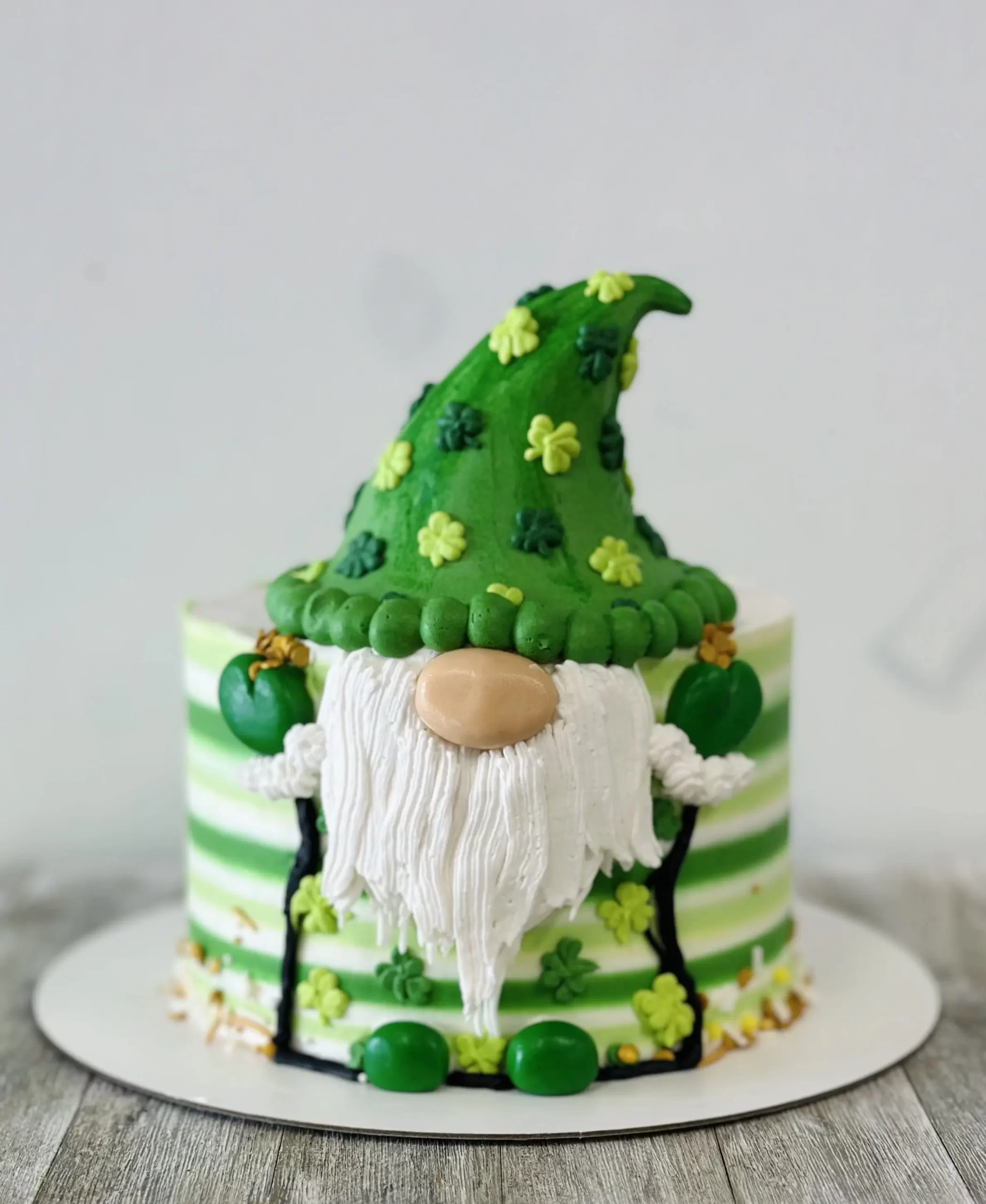 Sip & Deco: St. Patricks  - Cake Decorating Classes - March 12 - 6:30PM-8:30PM